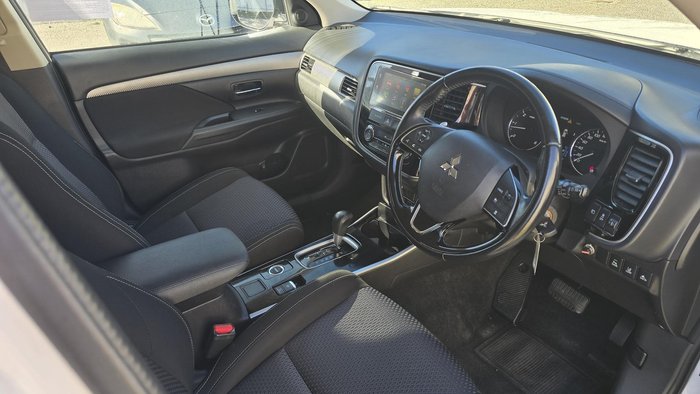 2017 Mitsubishi Outlander LS Safety Pack