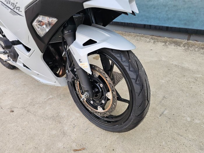 2024 Kawasaki NINJA 500 White