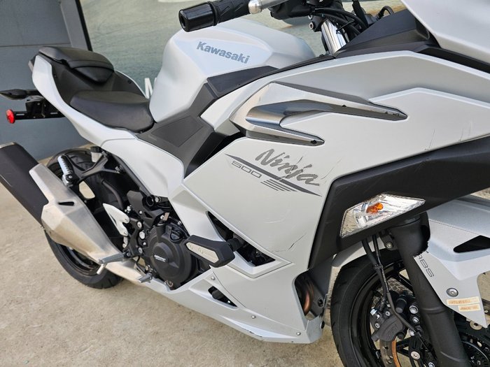 2024 Kawasaki NINJA 500 White