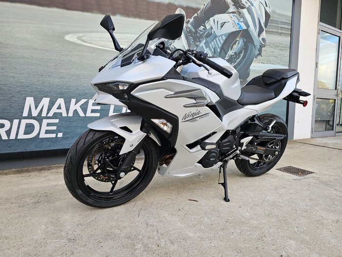 2024 Kawasaki NINJA 500 White