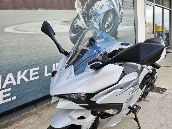 2024 Kawasaki NINJA 500 White