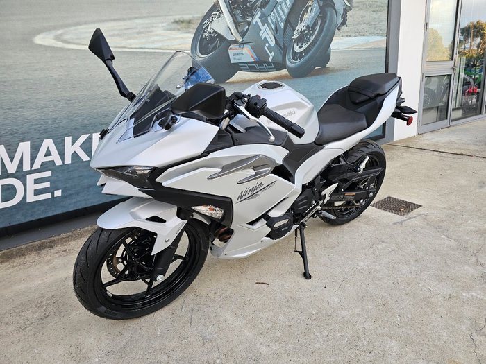 2024 Kawasaki NINJA 500 White