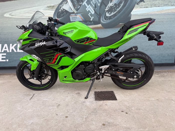 2024 Kawasaki NINJA 400 Green