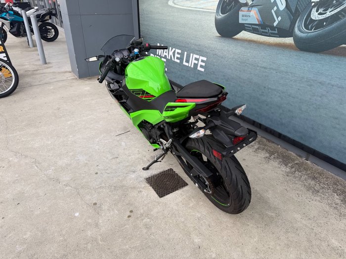 2024 Kawasaki NINJA 400 Green