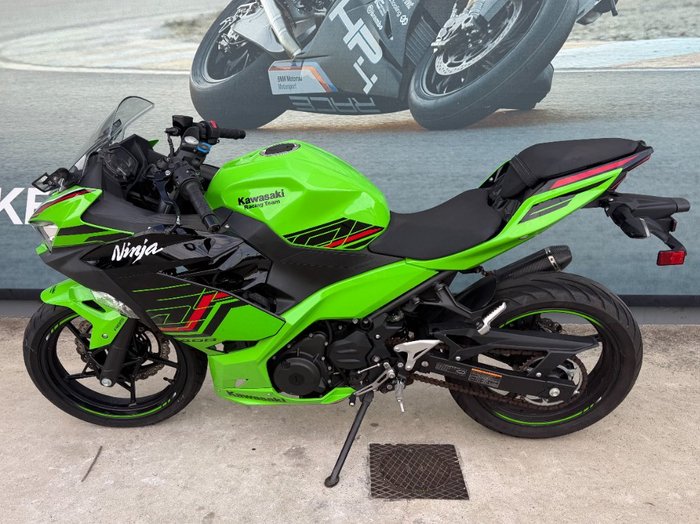 2024 Kawasaki NINJA 400 Green