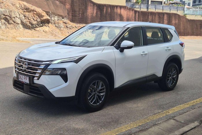2025 Nissan X-TRAIL ST