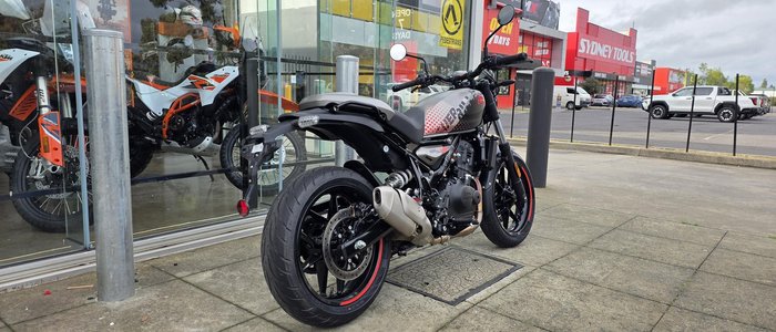 2026 Royal Enfield Guerrilla 450 Guerrilla Grey