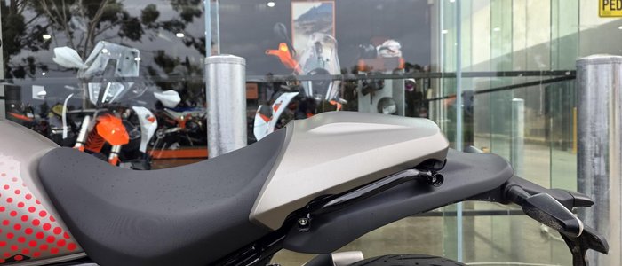 2026 Royal Enfield Guerrilla 450 Guerrilla Grey