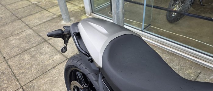 2026 Royal Enfield Guerrilla 450 Guerrilla Grey