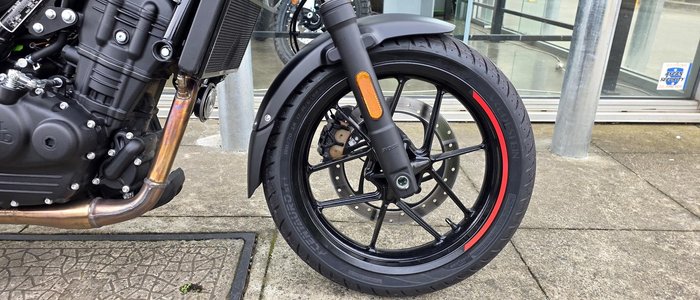 2026 Royal Enfield Guerrilla 450 Guerrilla Grey