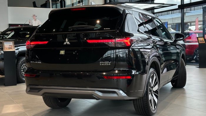 2025 Mitsubishi Outlander PHEV Exceed Tourer