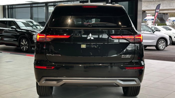 2025 Mitsubishi Outlander PHEV Exceed Tourer
