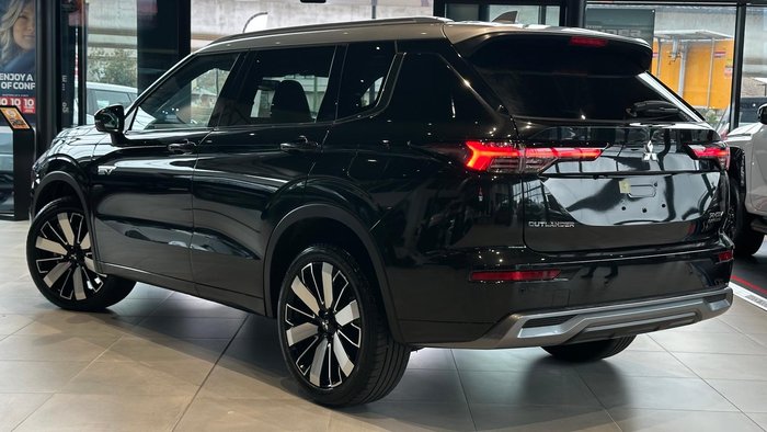 2025 Mitsubishi Outlander PHEV Exceed Tourer