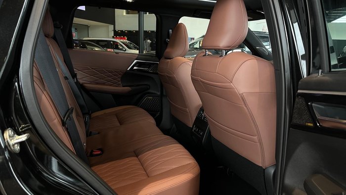 2025 Mitsubishi Outlander PHEV Exceed Tourer