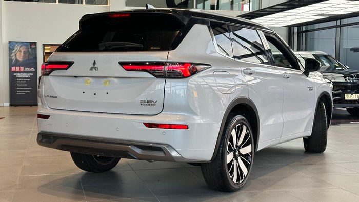 2025 Mitsubishi Outlander PHEV Exceed Tourer ZM MY25 AWD White Diamond with Black Mica Roof
