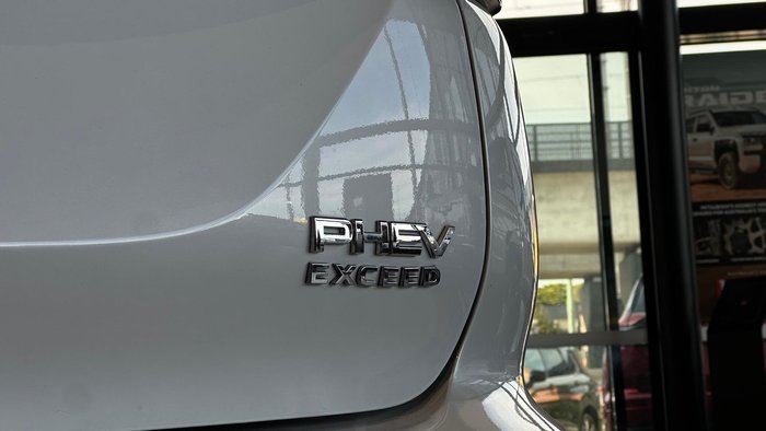 2025 Mitsubishi Outlander PHEV Exceed Tourer ZM MY25 AWD White Diamond with Black Mica Roof