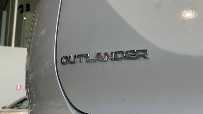 2025 Mitsubishi Outlander PHEV Exceed Tourer ZM MY25 AWD White Diamond with Black Mica Roof