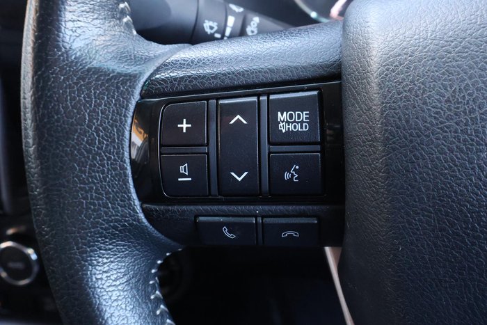 2021 Toyota Hilux SR5