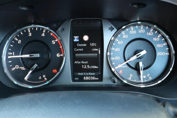 2021 Toyota Hilux SR5