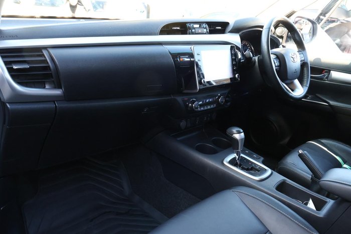 2021 Toyota Hilux SR5