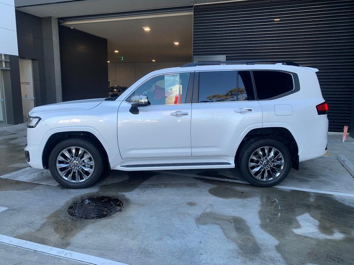 2026 Toyota Landcruiser Performance Hybrid Sahara ZX