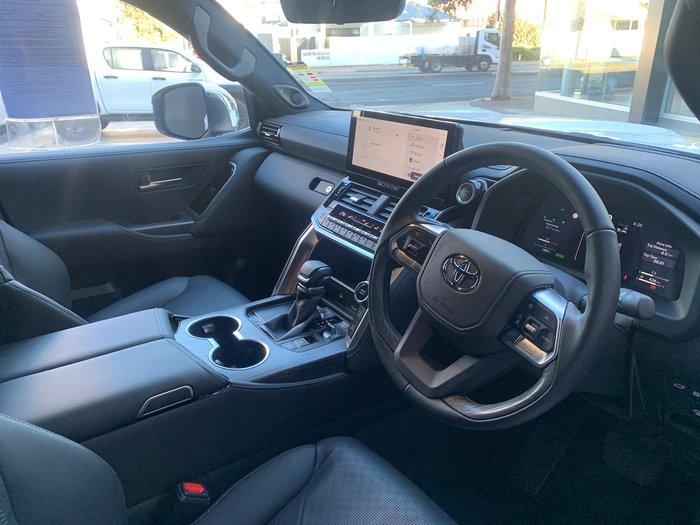 2026 Toyota Landcruiser Performance Hybrid Sahara ZX