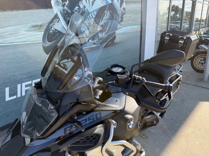 2022 BMW Motorrad R 1250 GS TRIPLE BLACK Black