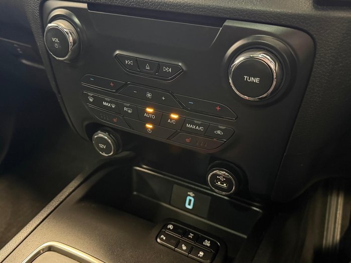 2020 Ford Everest Titanium