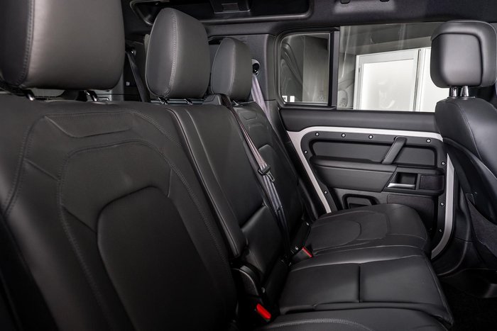 2026 Land Rover Defender 110 D350 X-Dynamic HSE
