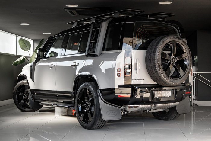 2026 Land Rover Defender 110 D350 X-Dynamic HSE