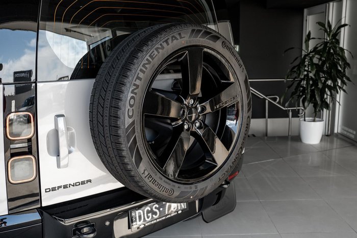 2026 Land Rover Defender 110 D350 X-Dynamic HSE