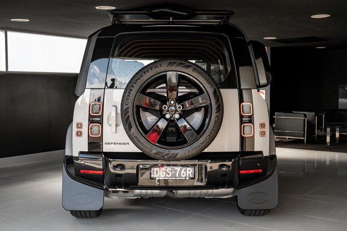 2026 Land Rover Defender 110 D350 X-Dynamic HSE