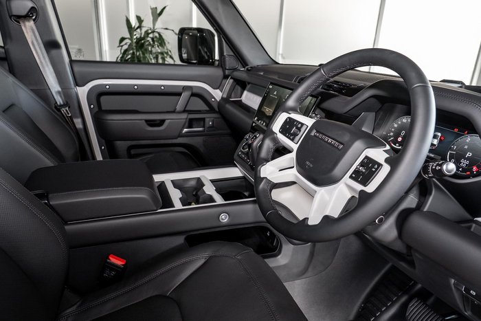 2026 Land Rover Defender 110 D350 X-Dynamic HSE
