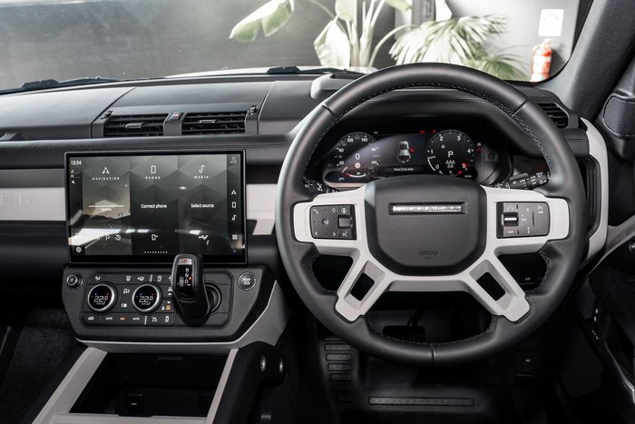 2026 Land Rover Defender 110 D350 X-Dynamic HSE