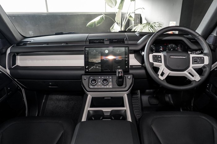 2026 Land Rover Defender 110 D350 X-Dynamic HSE