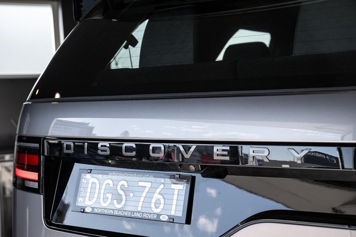 2026 Land Rover Discovery D350 Dynamic SE