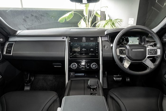 2026 Land Rover Discovery D350 Dynamic SE