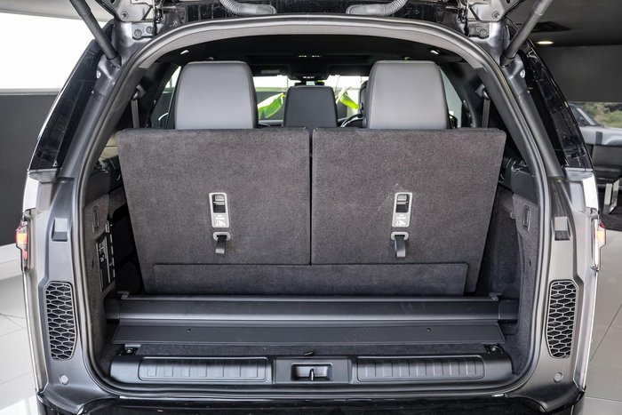 2026 Land Rover Discovery D350 Dynamic SE