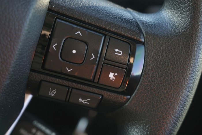 2023 Toyota Hilux SR