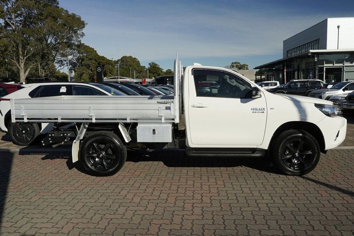 2023 Toyota Hilux SR