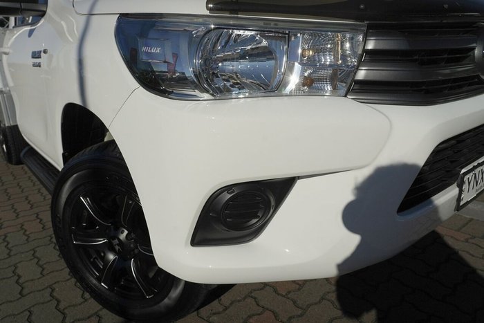 2023 Toyota Hilux SR