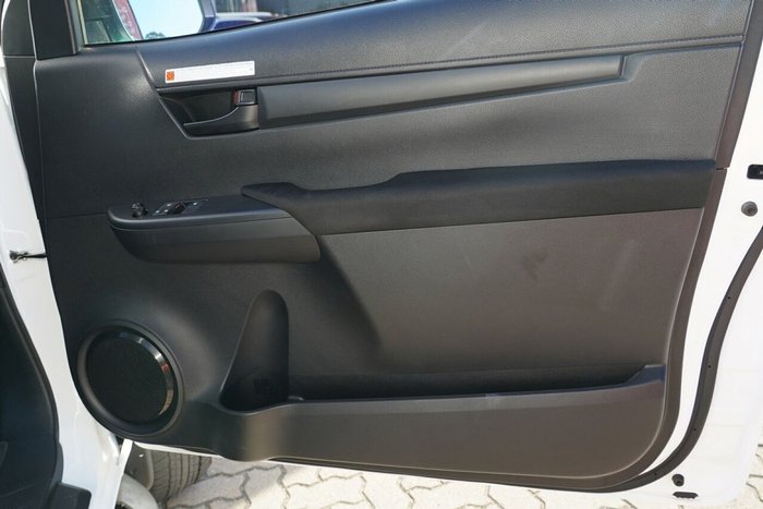 2023 Toyota Hilux SR