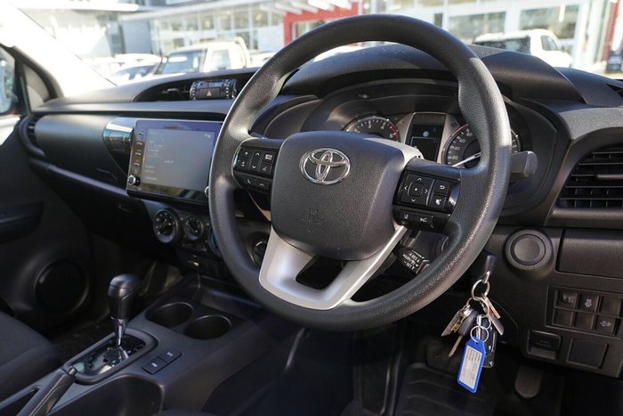2023 Toyota Hilux SR
