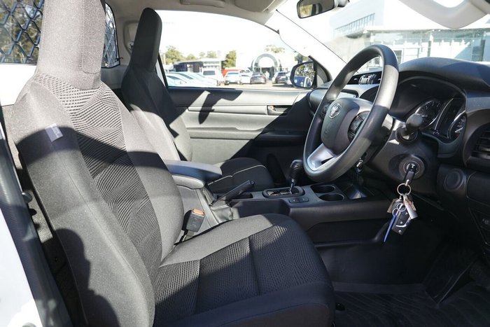 2023 Toyota Hilux SR