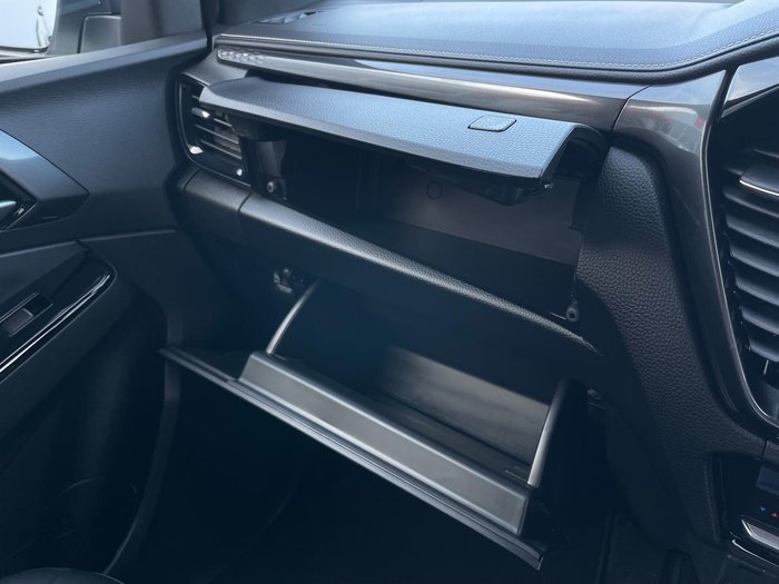 2025 Isuzu D-MAX BLADE
