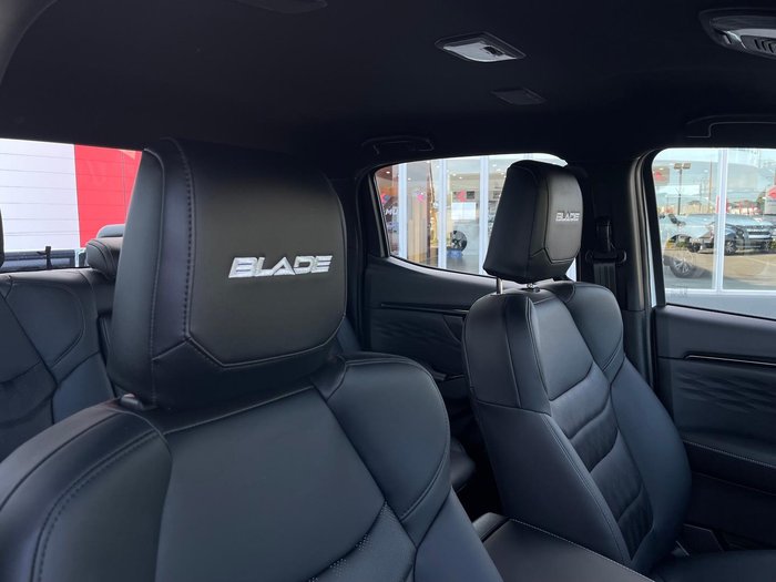2025 Isuzu D-MAX BLADE