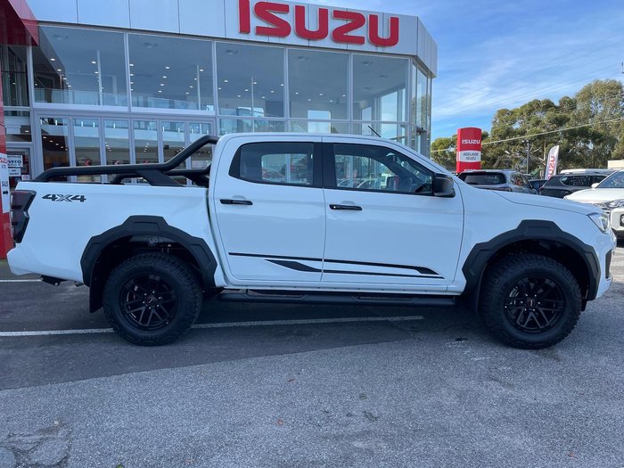2025 Isuzu D-MAX BLADE