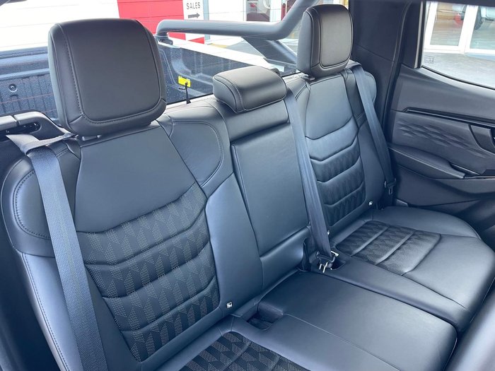2025 Isuzu D-MAX BLADE