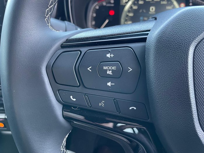2025 Isuzu D-MAX BLADE