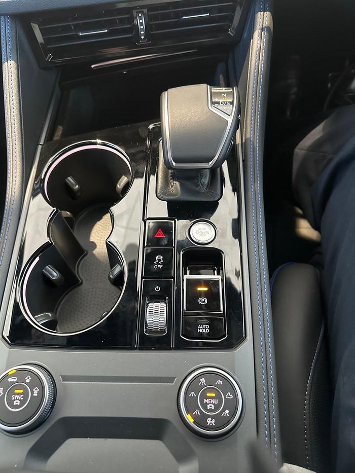 2025 Volkswagen Touareg R